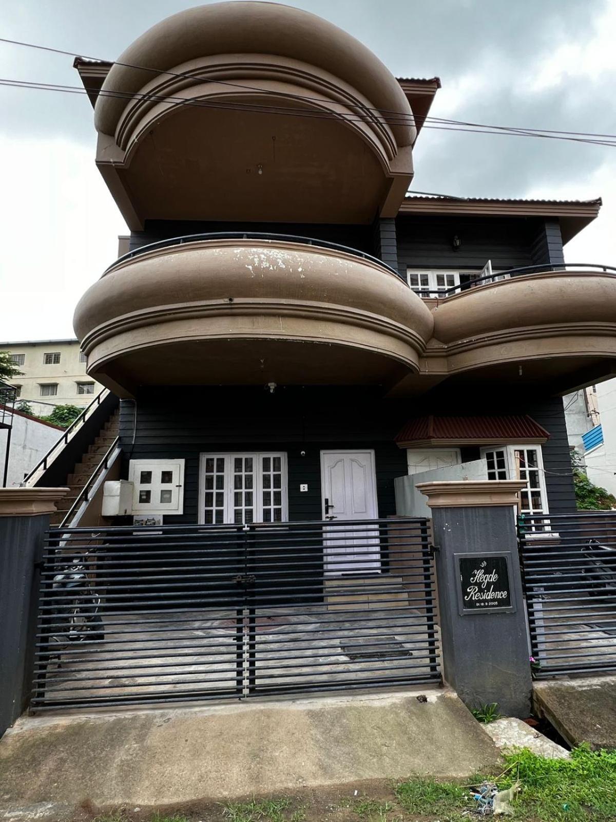 Hegde Residency Villa Chikmagalūr Exteriör bild